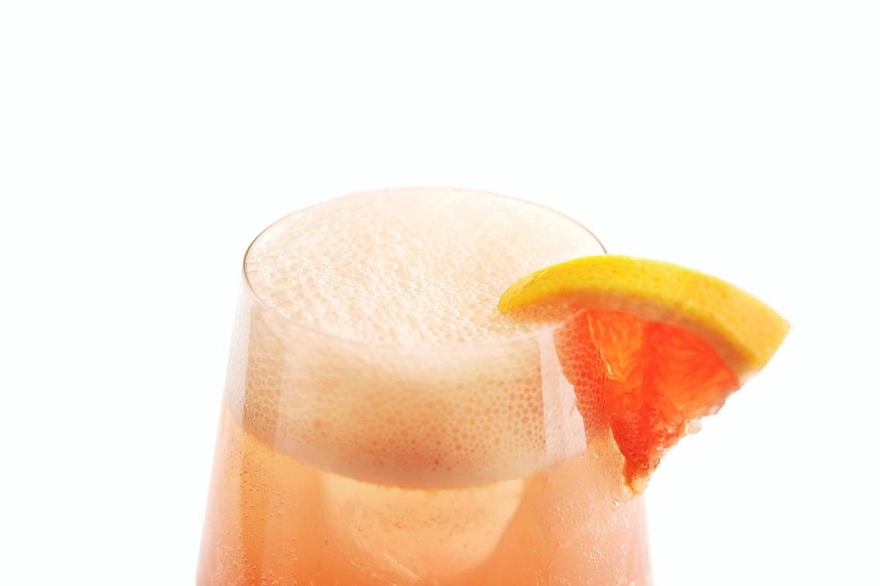 Le Meridien Jidda Eksteriør bilde A glass of pink grapefruit soda