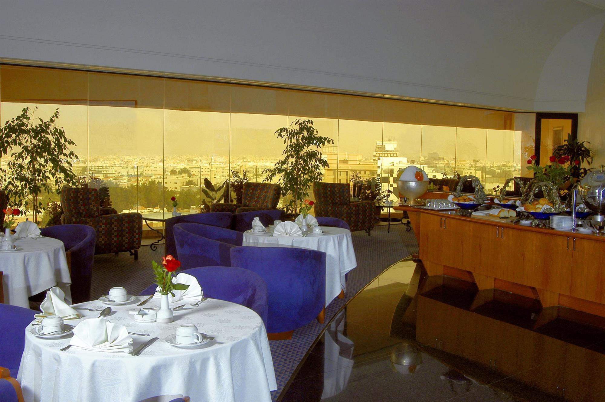 Le Meridien Jidda Eksteriør bilde The restaurant