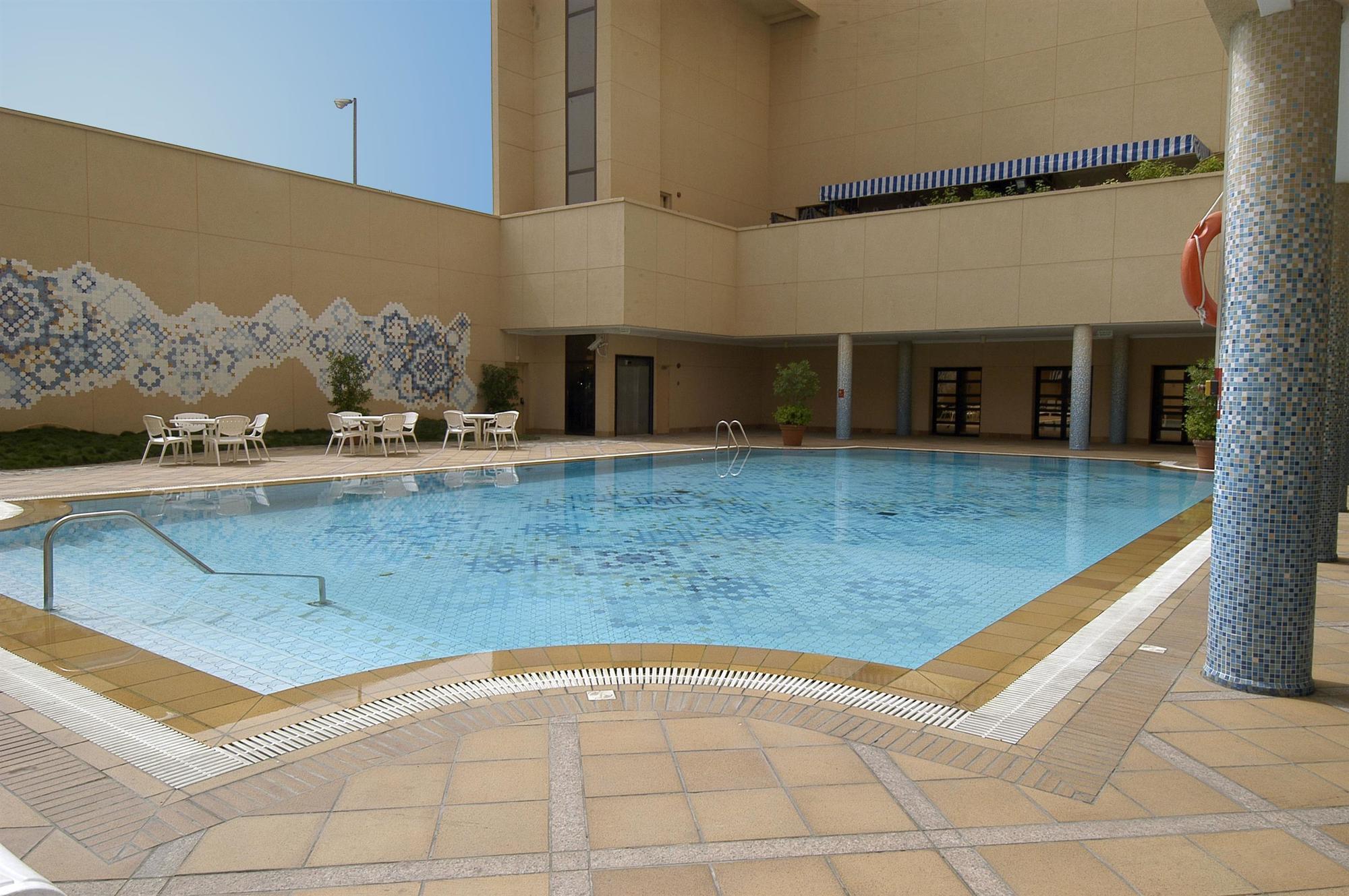 Le Meridien Jidda Fasiliteter bilde Swimming pool