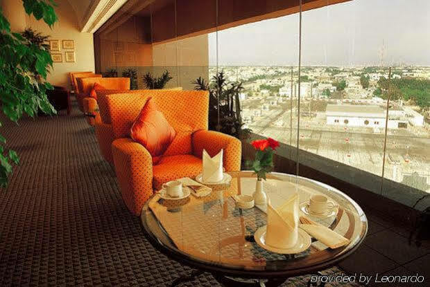 Le Meridien Jidda Eksteriør bilde Club Lounge